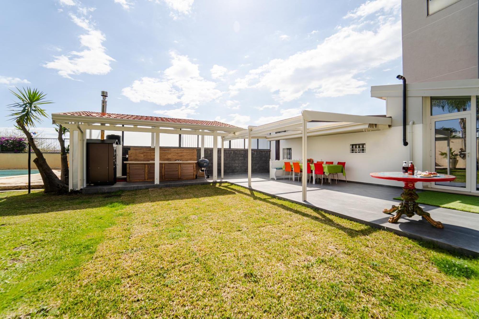 Holidays Alba CTA Exterior foto